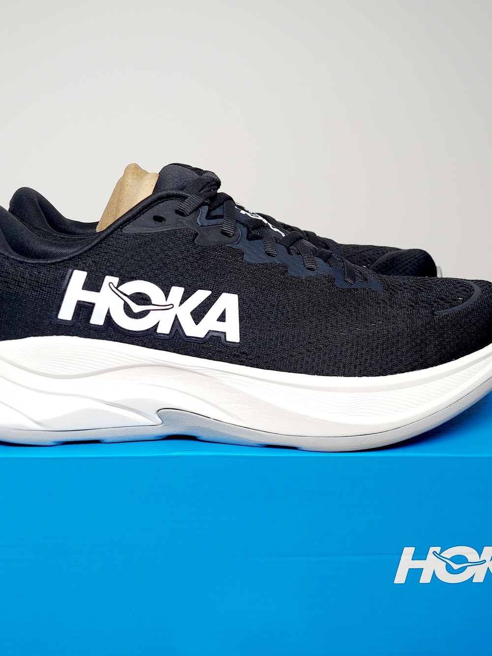 HOKA Rincon 4 Men's Black & White Athletic Sneakers Men's Size 10.5D NWT Preppy